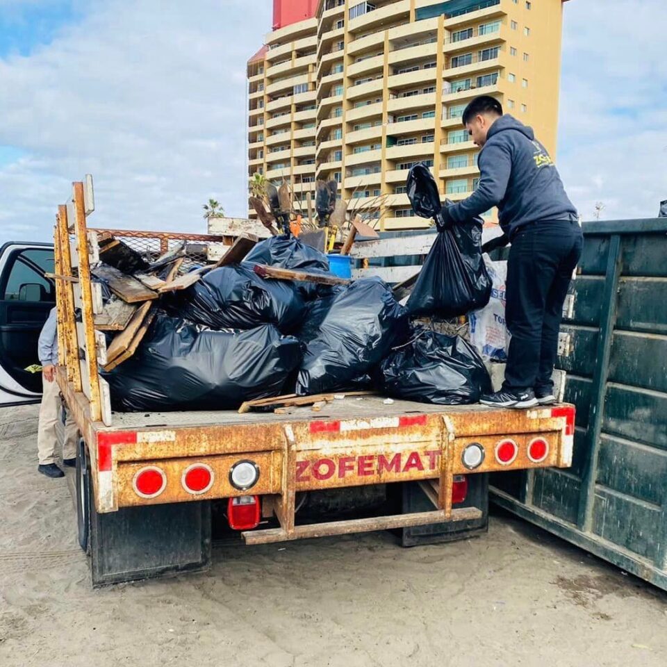 Recolecta Rosarito 18.5 toneladas de basura en la playa - Ariel Food ...